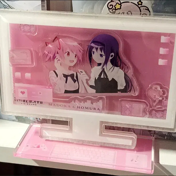 Puella Magi Madoka Magica Màu Hồng Acrylic Display Standww Thiết Kế Đẹp Cho Bạn Bè & Quà Tặng | Hình Anime sưu tập | Hoàn hảo để trưng bày, trang trí phòng ngủ & văn phòng