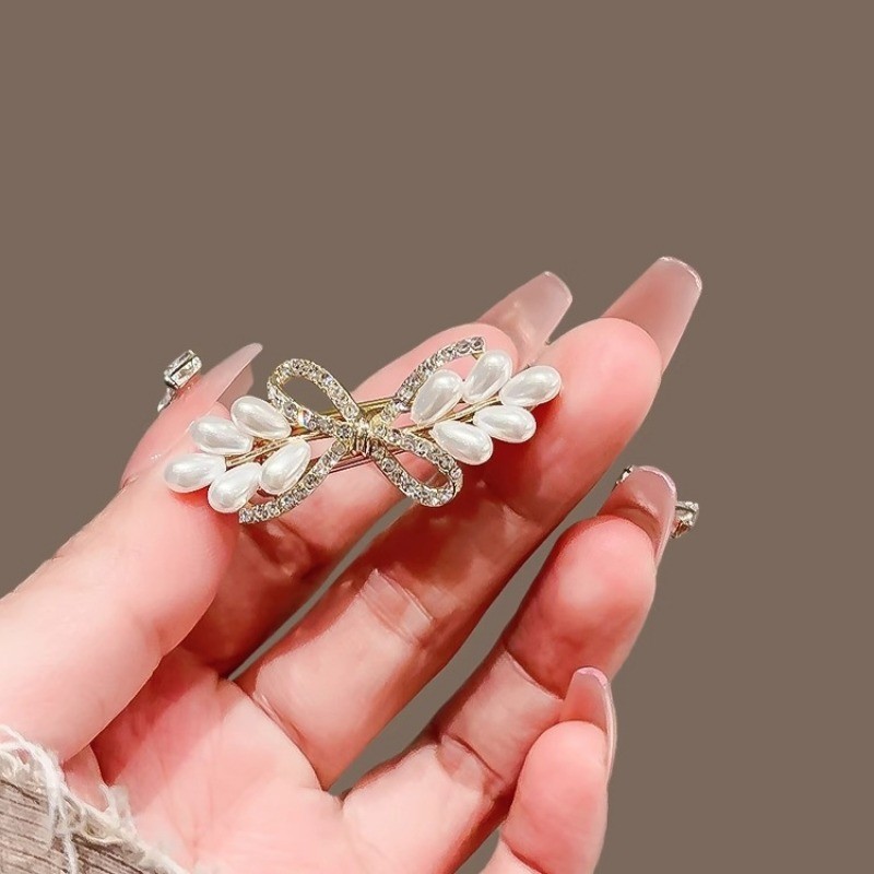 MAUROPOLI [Sẵn Sàng] Kẹp Tóc Kim Loại Nơ Ngọc Trai Nữ Phong Cách Mới Mori Phong Cách Cổ Tích Làm Đẹp Niche Bên Nổ Tóc Gãy Kẹp Mỏ Vịt Thời Trang