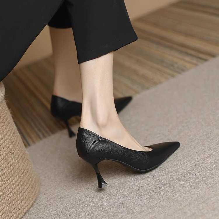 Thời trang tất cả các trận đấu kiểu mới siêu ổn định không mệt mỏi Giày cao gót gót nhọn PU màu đen mũi nhọn da mềm đi làm đi làm giày đơn chuyên nghiệp giá bán buôn nhà máy