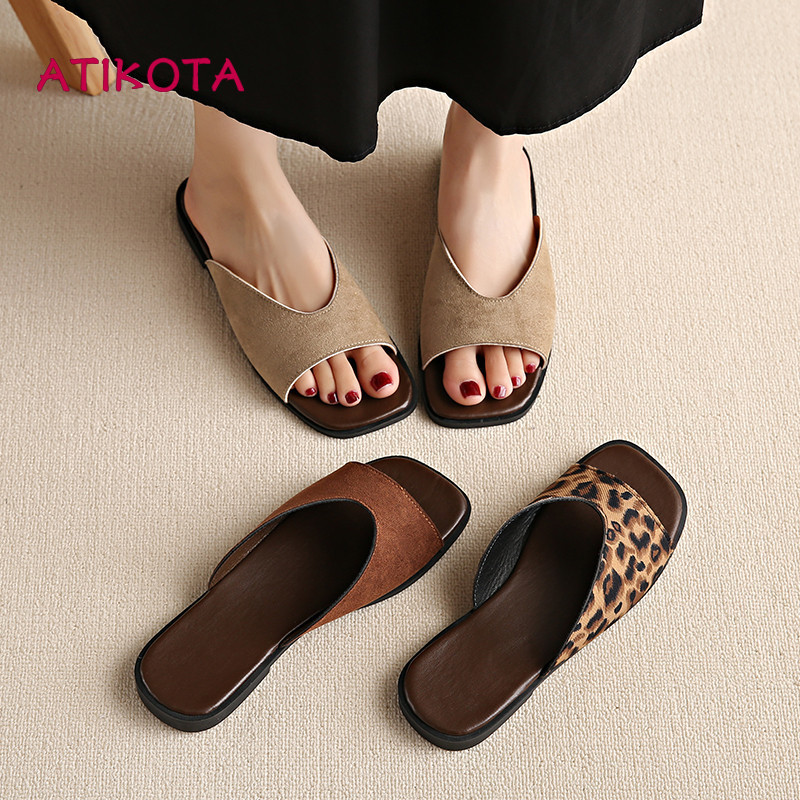 Atikota Nữ Mới Dép Bằng Retro Thoải Mái Da Báo In Thời Trang Nhẹ Chống Trơn Trượt Dép