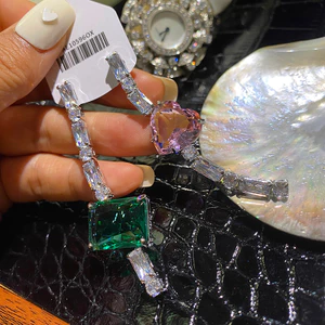Đẹp Phong Cách Mới Bất Đối Xứng Bông Tai Zircon Nữ Tính Khí Đơn Giản