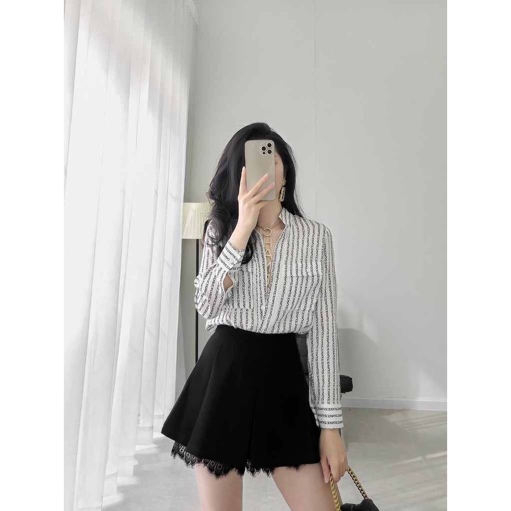 ÁO SƠ MI CỔ TRỤ IN CHỮ MÀU TRẮNG