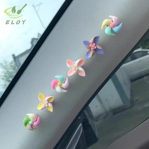Nhỏ Cối Xay Gió mini cute, trang trí xe máy, nội thất ô tô kèm miếng dán chống trượt VN
