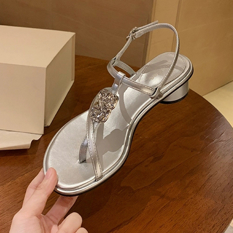 Giày Nữ Kích Thước Nhỏ 31 32 33 Phong Cách Ngày Lễ Dây Đeo Mỏng Flip-Toe Khóa Kim Loại Dày Gót Sandal Nữ Mùa Hè Thoải Mái Chống Trơn Trượt MAY16