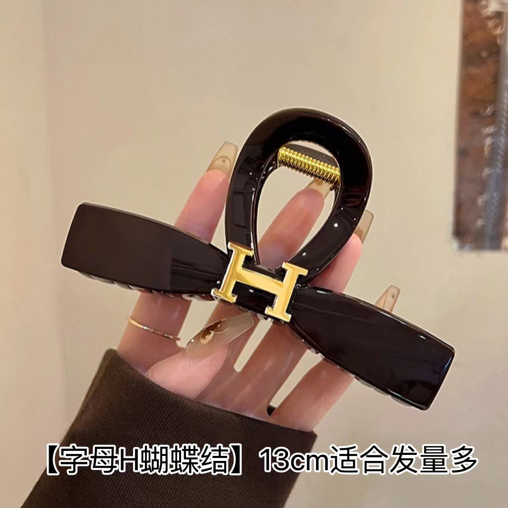 Kẹp cá mập chữ cái nữ Kẹp cá mập sô cô la