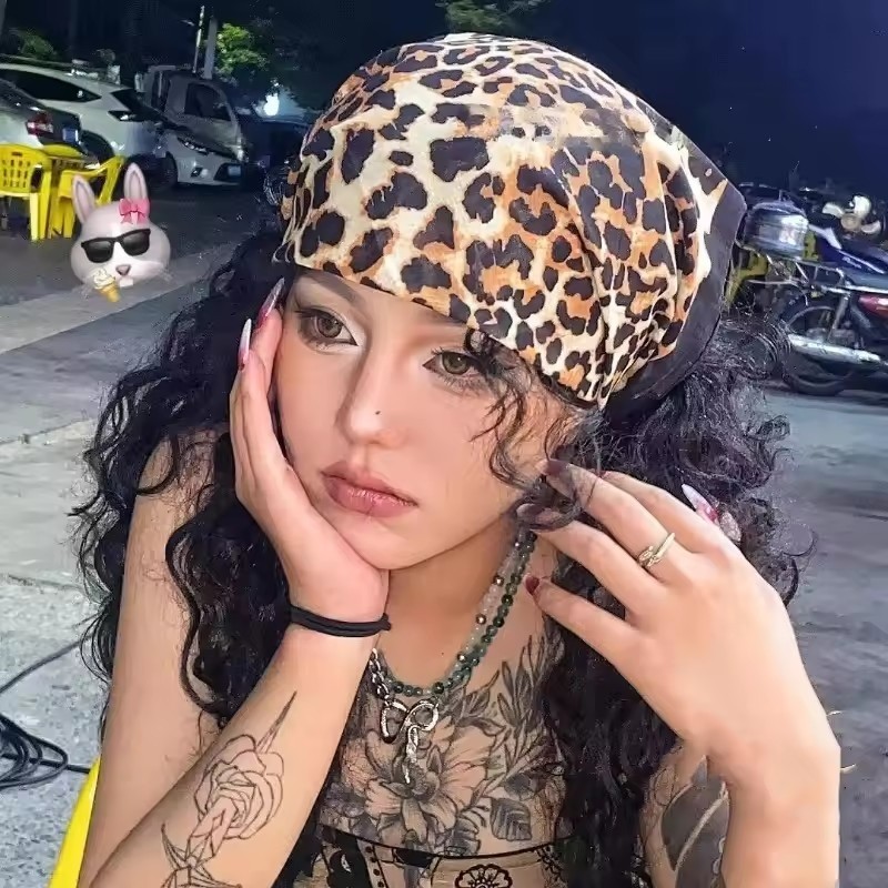 Khăn trùm đầu in họa tiết da báo