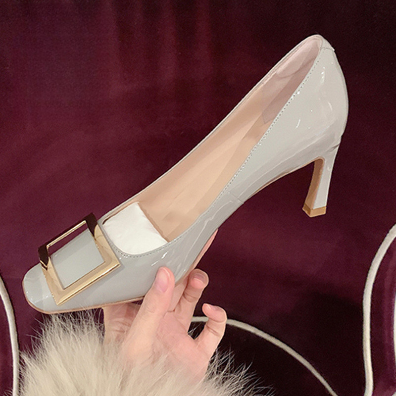 Vuông Khóa Giày Nữ 2025 Mùa Xuân Pháp Retro Nông Miệng Vuông Ngón Chân Stiletto Gót Voi Xám Chuyên Nghiệp Đi Lại Giày Cao Gót