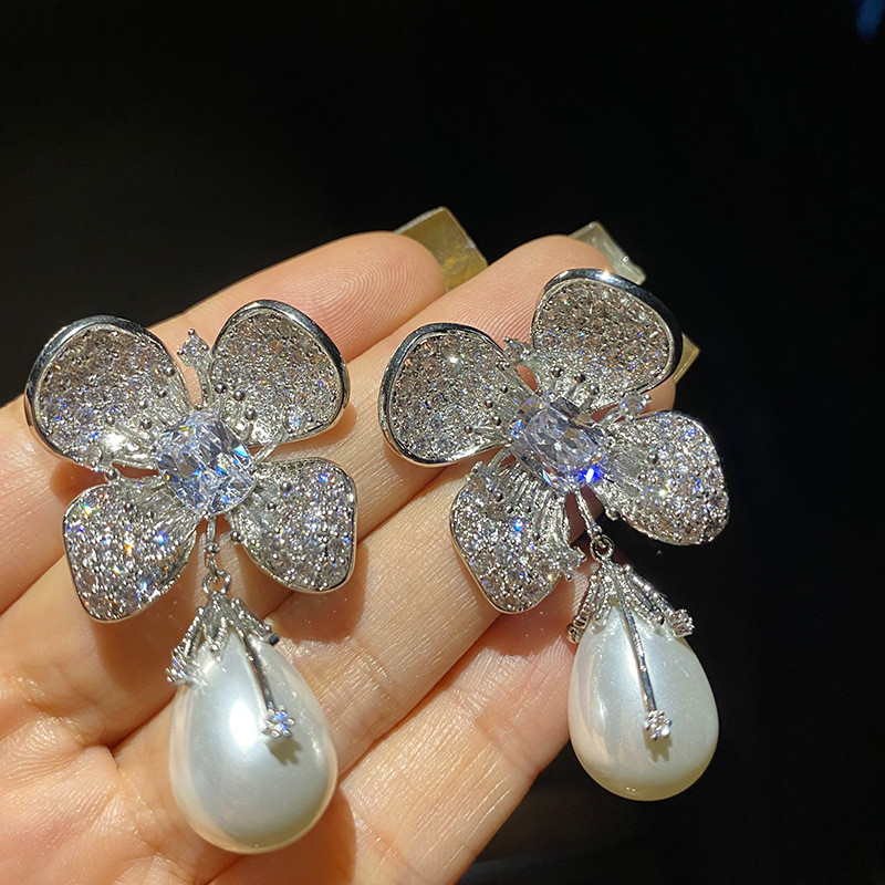 Bông tai tinh tế hình ngọc trai Zircon Bông tai tinh tế sang trọng