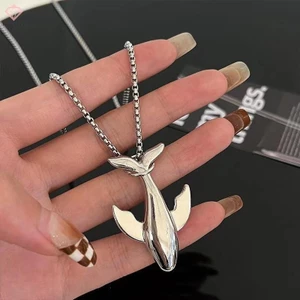 Xu hướng thời trang Vòng cổ mặt dây chuyền bằng thép titan cá voi thiết kế cao cấp tinh tế Cá voi nhỏ gió lạnh Dây chuyền áo len dài mới
