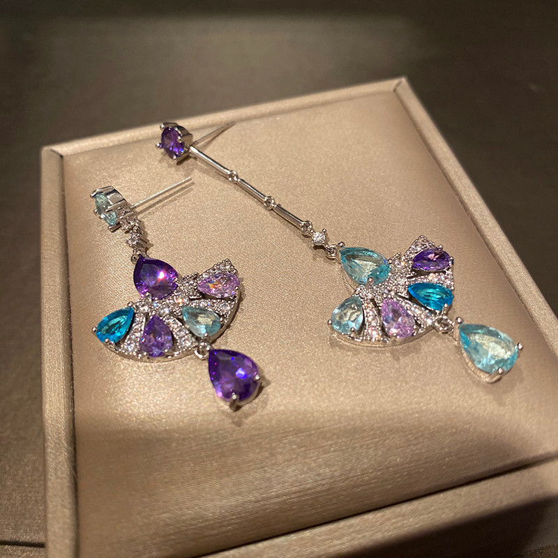 Bông tai tua rua bất đối xứng Zircon đầy màu sắc