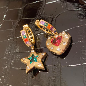 Nhẹ nhàng Tính khí sang trọng Ánh sáng đẹp Bông tai ngôi sao Zircon bất đối xứng sang trọng