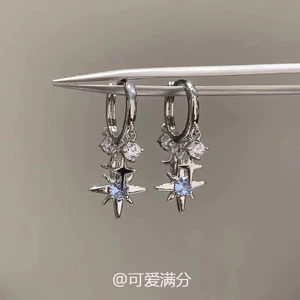 ✨{Ngôi Sao Nhỏ} Ngọt Ngào Phong Cách Thoáng Mát Kim Cương Xanh Bốn Cánh Tua Rua Ngôi Sao Thiết Kế Khóa Tai Thời Trang Phù Hợp Với Mọi Trận Đấu 25.5.19