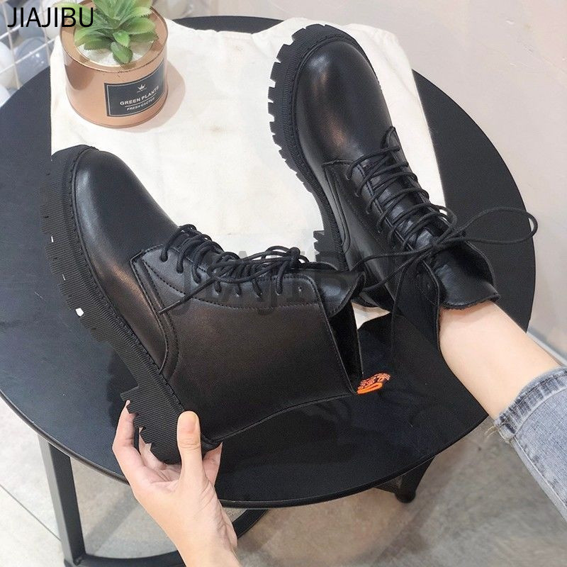 Size 34-45 Giày Bốt Martin Màu Đen Giản Dị Phong Cách Retro 44 Giày Nữ Cỡ Lớn Giày Bốt Đi Xe Máy Mũi Tròn Buộc Dây Chống Trượt Phong Cách Anh Quốc 43 Giày Bốt Mùa Đông Ấm Áp Korean Fashion Cosplay Platform Knight Boots 42 Giày Cao Bồi JK