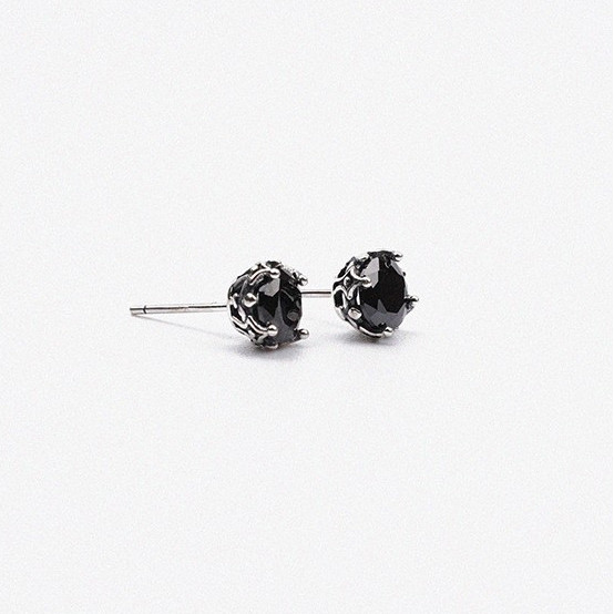 S925 Bạc Đen Zircon Bông Tai Bốn Móng Vuốt Nam Nữ Phù Hợp Với Cặp Đôi Độc Đáo