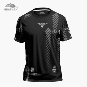2025 Hàng sẵn sàng Áo sơ mi hành trình mới Áo jersey nam Áo thể thao nữ cho chạy bộ, tập luyện, vải microsport. Dòng sản phẩm đen in họa tiết nhẹ, thoáng khí