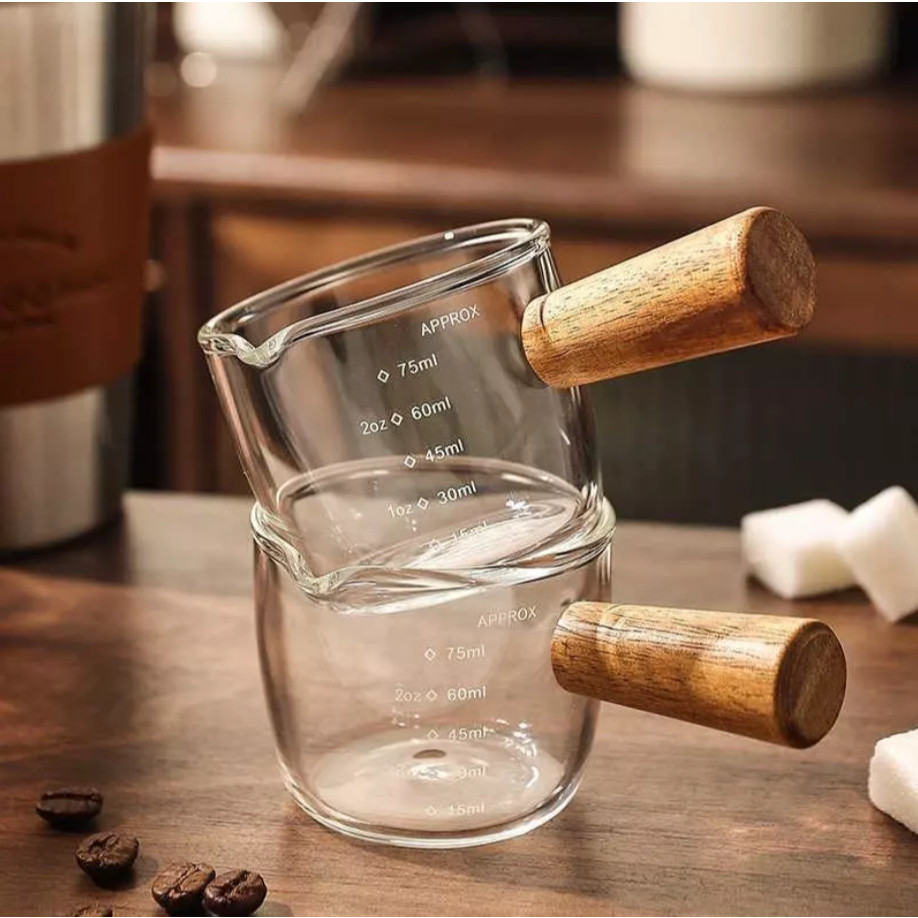 Cốc Rót Sữa/ Cà Phê/Matcha, Tay Cầm Cán Gỗ, Cốc Thủy Tinh 75ml Có Chia Vạch - Pha Chế Chuyên Nghiệp