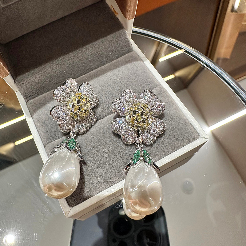Bông tai ngọc trai hoa Zircon sang trọng thời trang