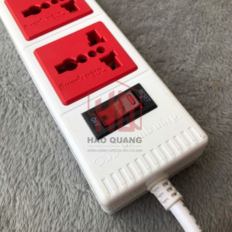 Ổ Cắm Điện Quang ECO 4 Lỗ 3 Chấu – Dây dài 5m, An Toàn, Chống Cháy