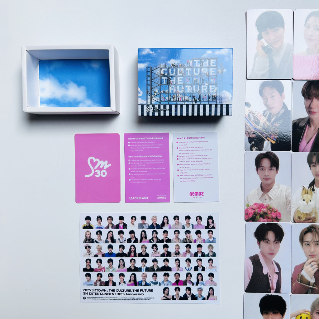 2025 SMTOWN: THE VĂN HÓA, THE FUTURE Album FAMILY Ver / 65 Photoard