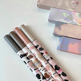 FLORTTE Kẻ mắt lụa Wow, dạng lỏng đầu mảnh lâu trôi, chống lem