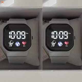 Đồng hồ điện tử kỹ thuật số Led Phi hành gia Mặt vuông lớn Đồng hồ màn hình Led cho trẻ em Học sinh