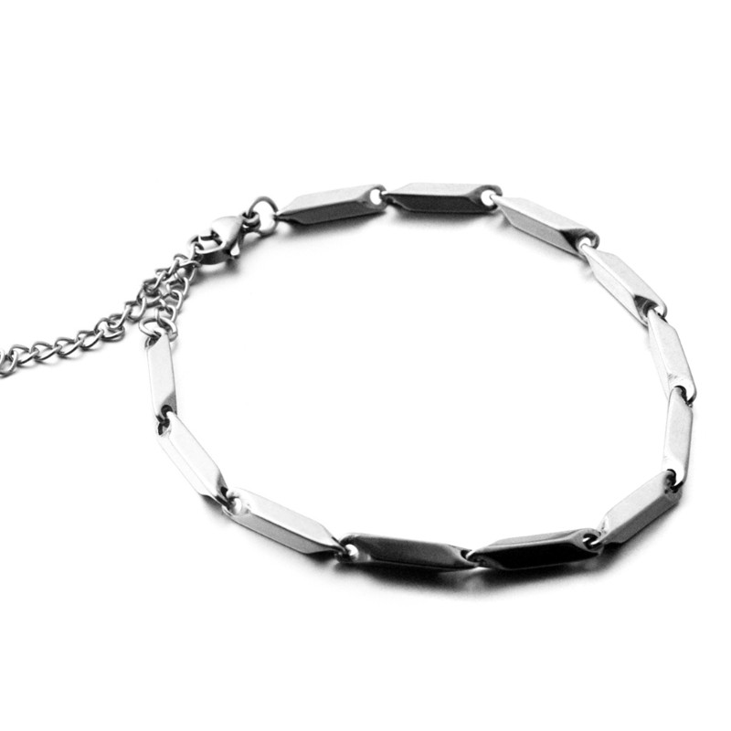 Vòng tay nữ thép Elega bền đẹp, chiều dài điều chỉnh được, phù hợp làm quà tặng hoặc sử dụng hàng ngày.