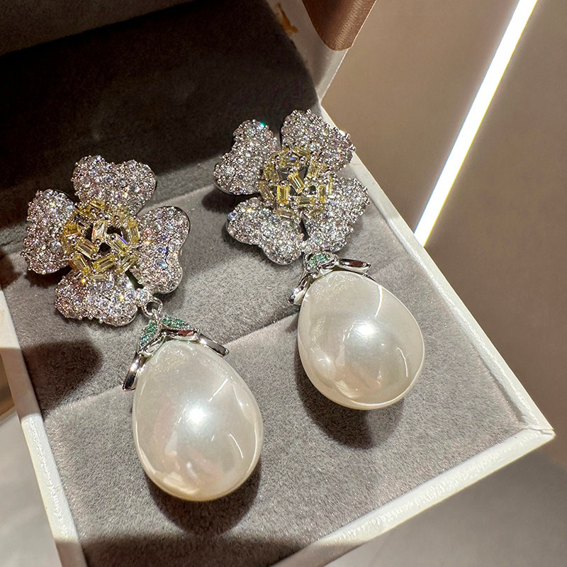 Bông tai ngọc trai hoa Zircon sang trọng thời trang