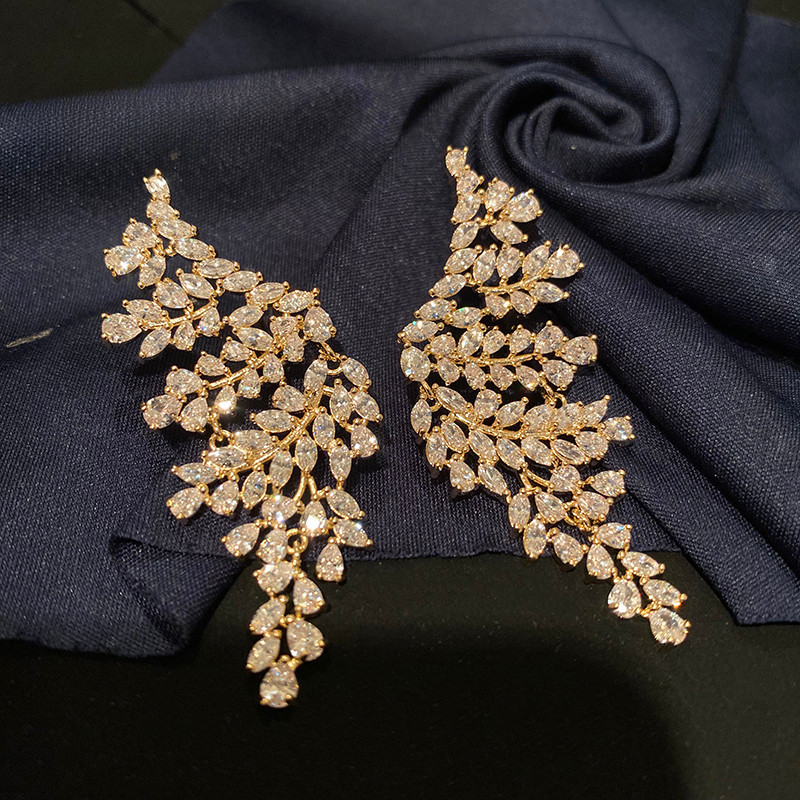 Bông tai tua rua cánh Zircon vàng thời trang