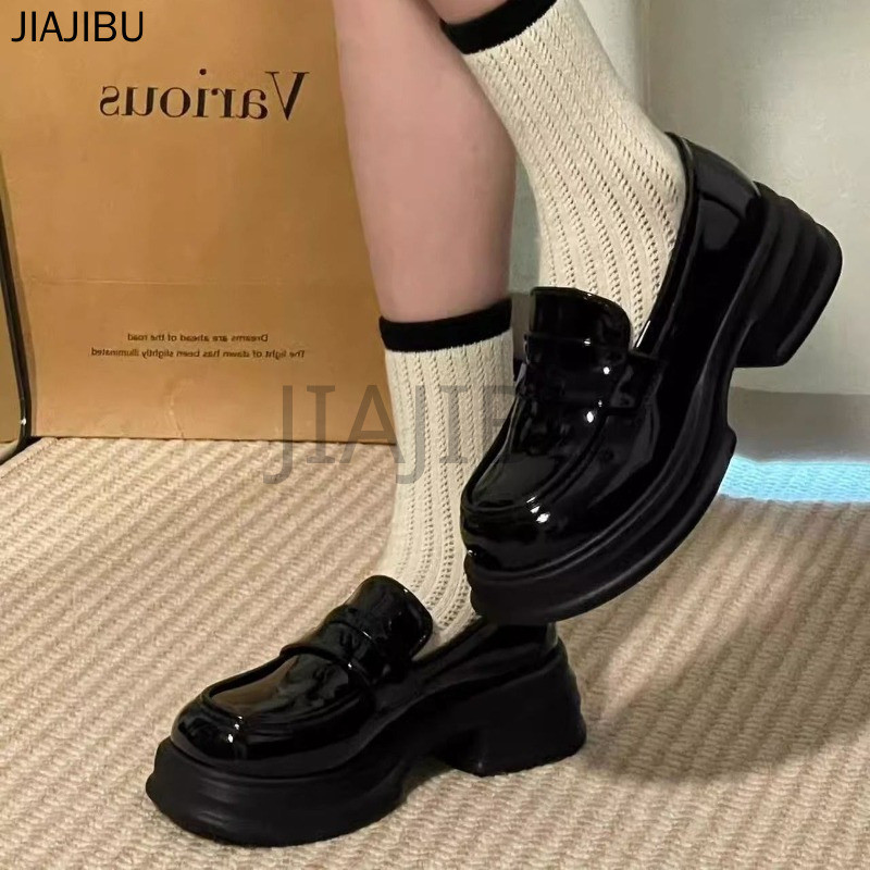 Size 34-45 Giày Nữ Cỡ Lớn 44 Giày Da Nhỏ Mũi Tròn Chống Trượt Phong Cách Anh Có Gót Dày 43 Giày Lười Slip-on Giày Học Sinh Cao Gót Màu Đen Korean Fashion Platform Mary Jane Shoes Retro Casual Soft-soled Cosplay Doll Shoes Giày Lolita Đồng Phục JK Nhật Bản