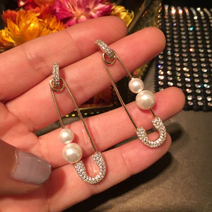 Bông tai ngọc trai hình Pin tinh tế thời trang