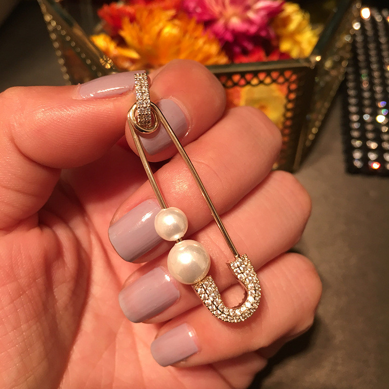 Bông tai ngọc trai hình Pin tinh tế thời trang