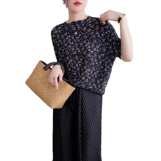 Miyake Xếp Ly Mùa Hè 2025 Phong Cách Mới Thường Ngày In Hình Hoa Nhỏ Tay Áo Thun Nữ Rời Xếp Ly Nữ Top