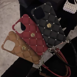 Camellia Rhombus Rhinestone cho iPhone 16 trường hợp điện thoại Apple 15Promax New 14pro của phụ nữ 13 bảo vệ trường hợp