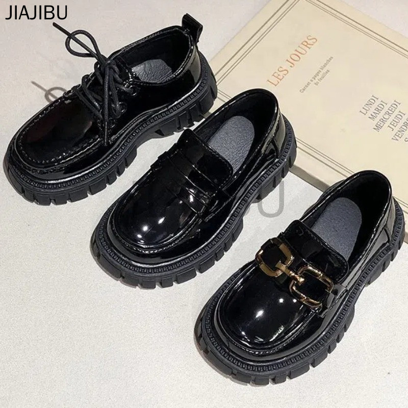 Giày Da Nhỏ Mũi Tròn Chống Trượt Phong Cách Anh Có Gót Dày Giày Lười Slip-on Giày Đi Học Màu Đen Giày Trẻ Em Thời Trang Korean Fashion Metal Buckle Platform Mary Jane Shoes Cute Girls Lace-up Cosplay Doll Shoes Giày Lolita Đế Mềm Phong Cách Retro Nhật Bản
