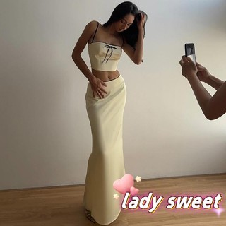 Cami phía trước nơ nữ với bộ váy dài tầng thấp