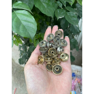Chén tàu dầu chống kiến đồng, inox gắn vào móc lồng size to