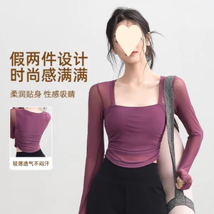 Gạc lưới phong cách mới với miếng đệm ngực Giả hai mảnh thể thao dài tay Top Yoga Wear Fitness