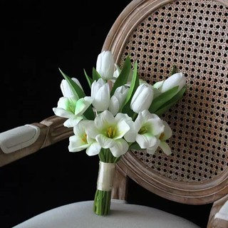 Bó hoa cưới cầm tay cô dâu, hoa studio chụp ảnh hoa cầm tay cô dâu ảnh cưới