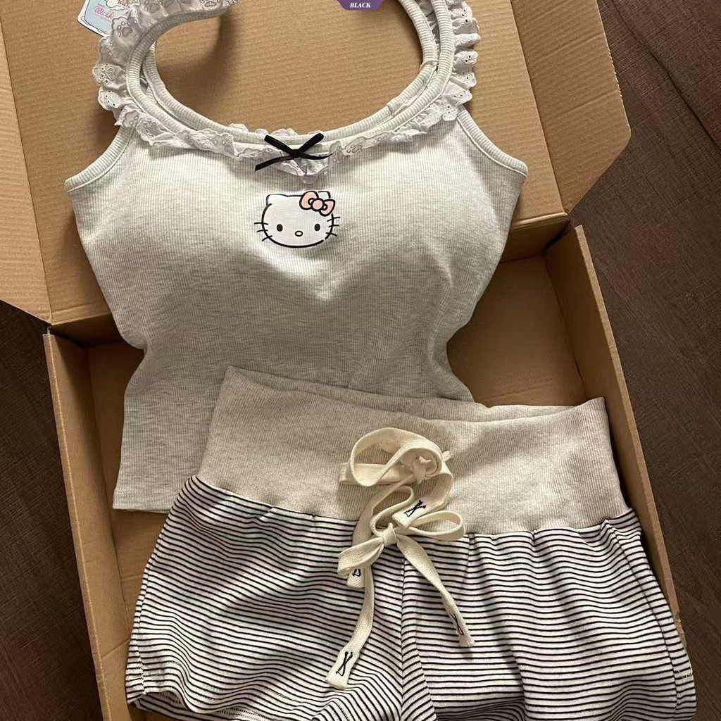 Bộ đồ ngủ hở ngực in hình Hello Kitty dễ thương Bộ đồ ngủ nữ mùa hè 2025 Bộ quần short sọc mới [BL]