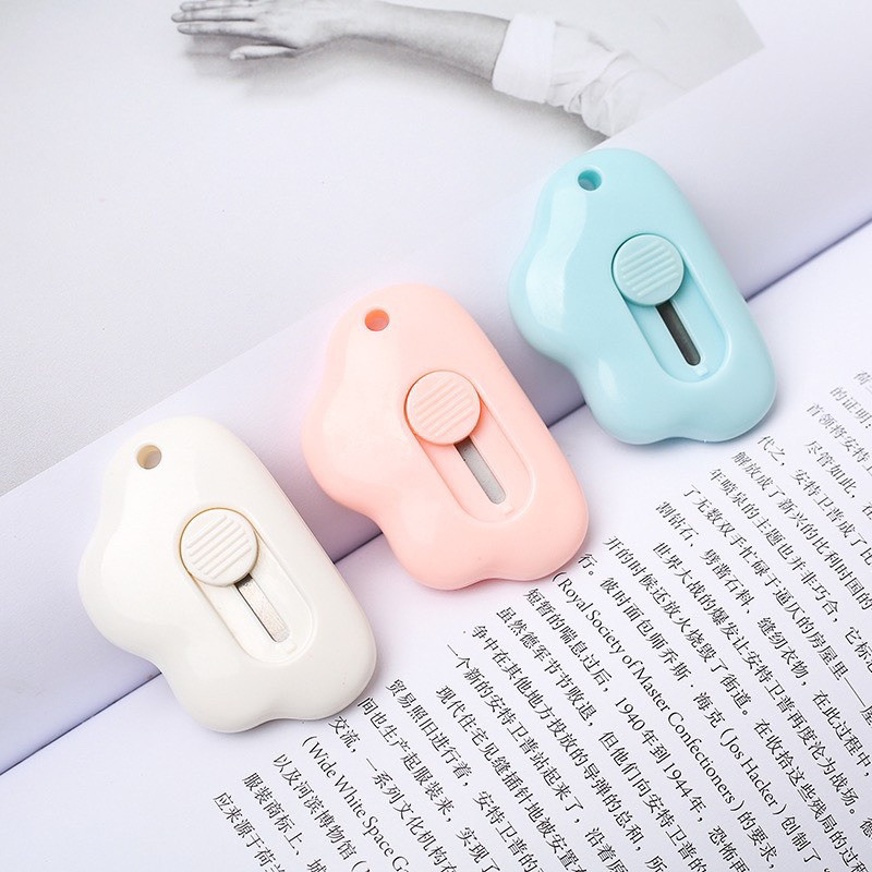 Dao rọc giấy an toàn hình đám mây.