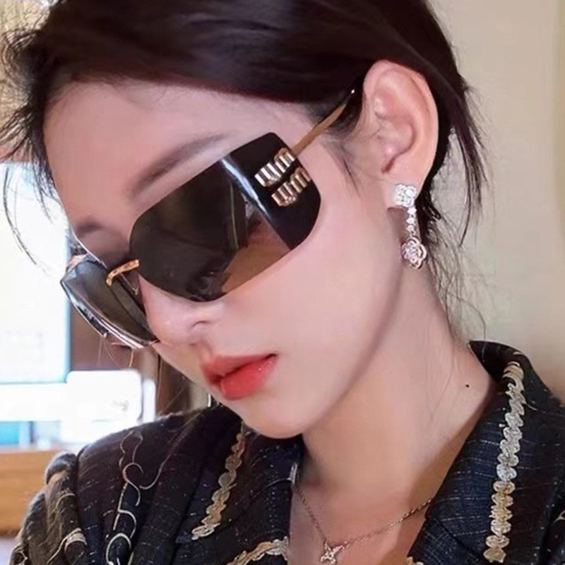 Thời Trang Unisex Không Khung Ôm Hơn Nhìn Cao Cấp Kính Mát 2025 Mới Retro Influencer Kính Mát Thiên Niên Kỷ Hot Girl Sung