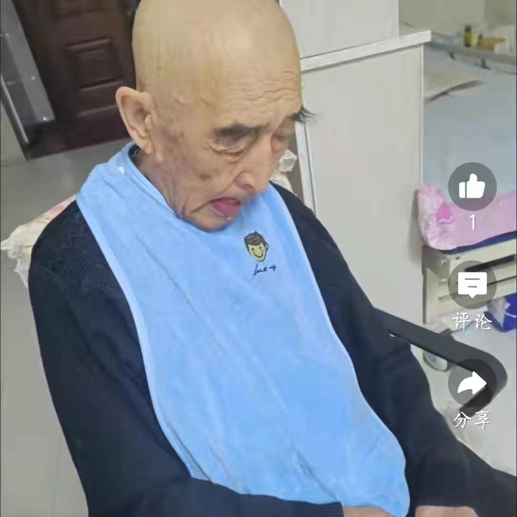 Mùa đông người già ăn Yếm Khăn thấm nước bọt khăn vải mềm thấm nước có thể điều chỉnh chống thấm nước