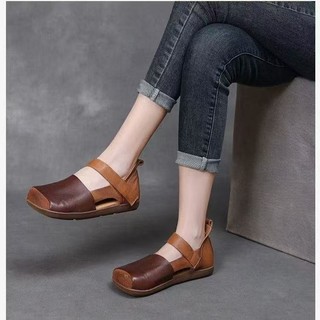 Dép sandal phẳng mũi vuông cho phụ nữ với một dây đeo và thiết kế rỗng