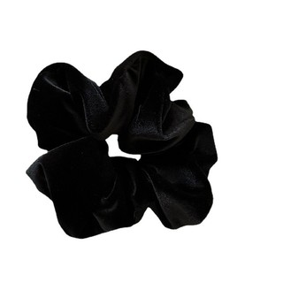 Cột Tóc Vải Scrunchies nhung màu đen  vải nhung mềm mại, có độ bóng nhẹ