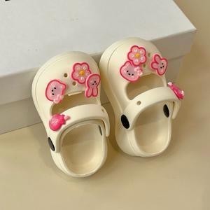 dép sục nhựa gắn sticker thỏ hoa đáng yêu bé thích mê chất liệu eva êm mềm nhẹ chống trượt cho bé gái S21
