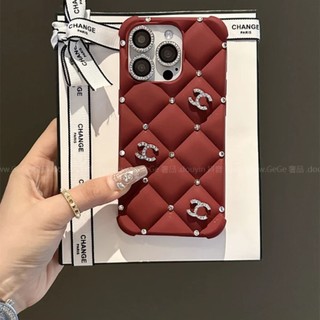 Ốp điện thoại iPhone 15 mẫu nữ iPhone16promax màu đỏ hình thoi Angola mềm mại 13/12