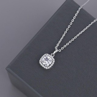 Dây chuyền titan mặt vuông đính đá sang chảnh
