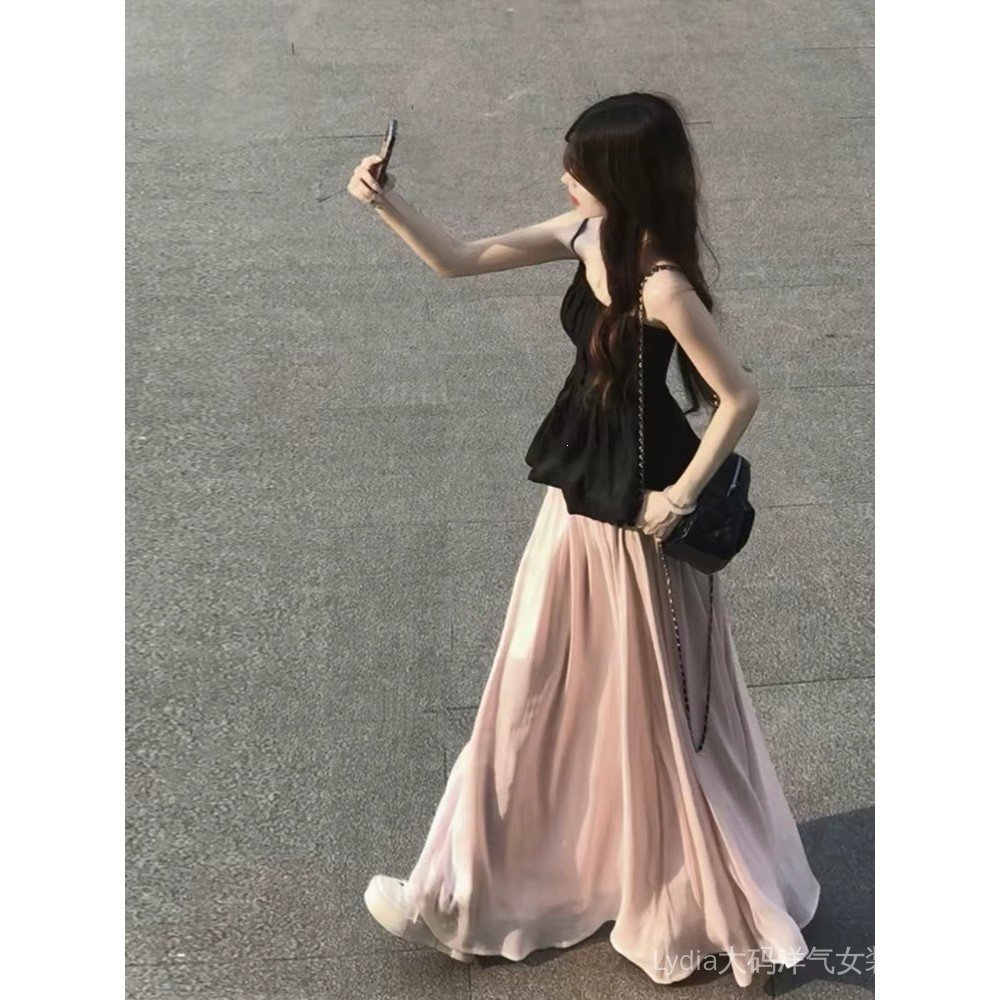 Váy nữ màu hồng cao cấp mùa hè và bộ đồ hai mảnh màu đen - Thời trang chất lượng cao