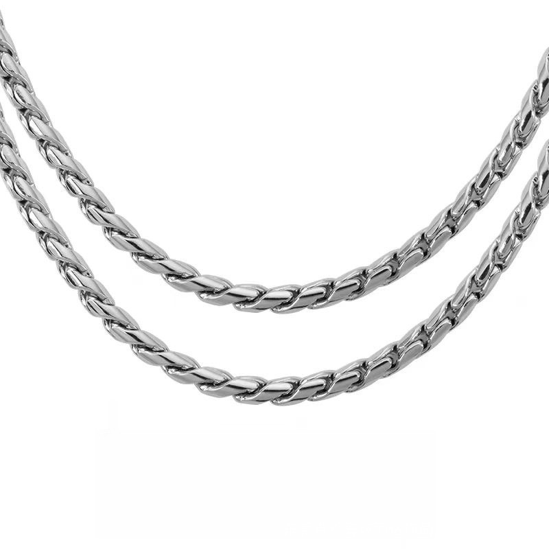 Vòng cổ chữ D từ thép titan bền màu, thiết kế đơn giản và chắc chắn cho nam nữ