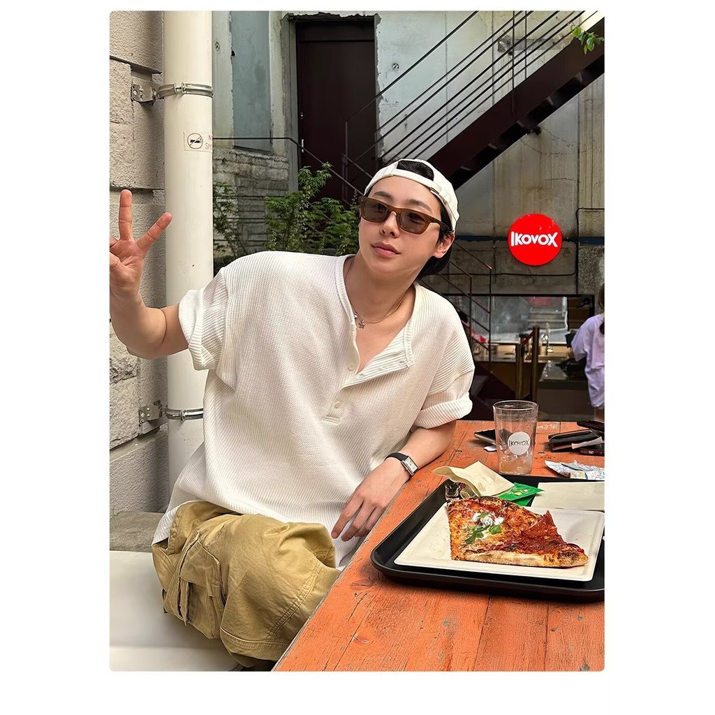 Áo thun Unisex thông thường có cổ Henley và tay ngắn